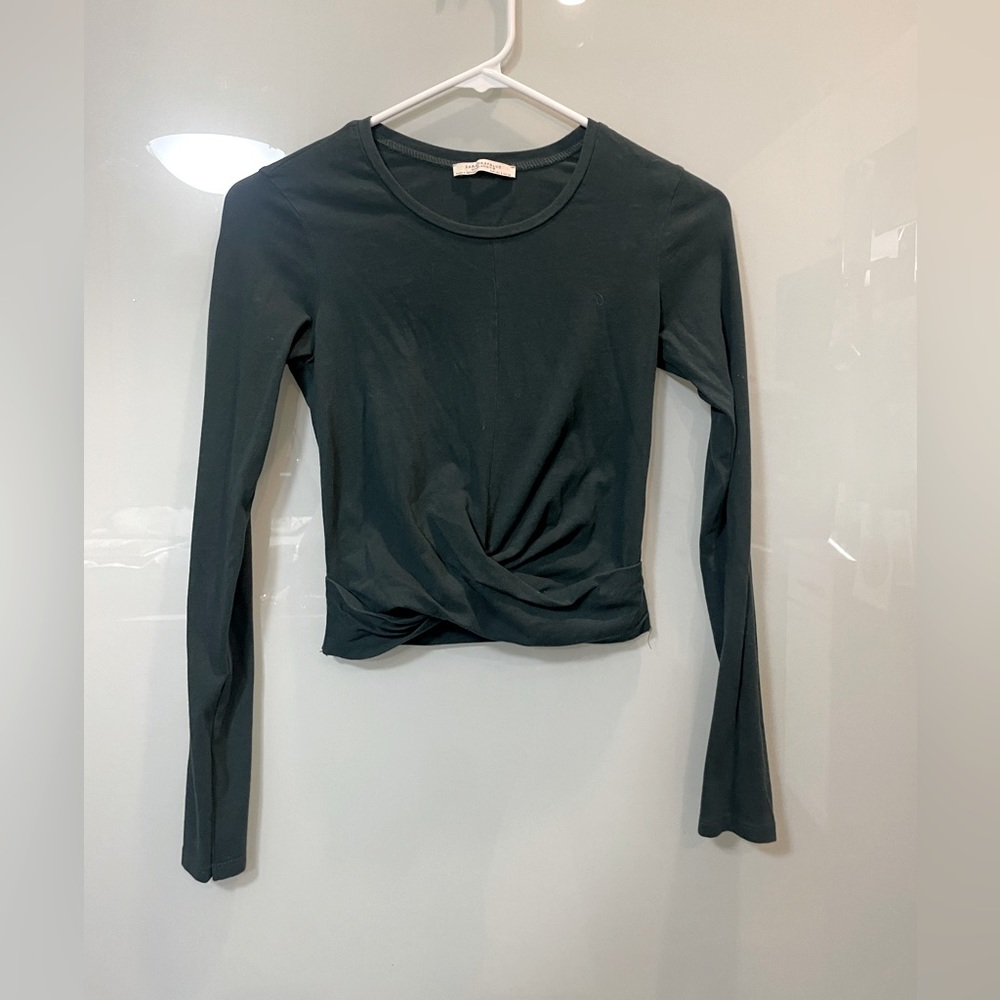 Zara women’s twist gathered long sleeve crop